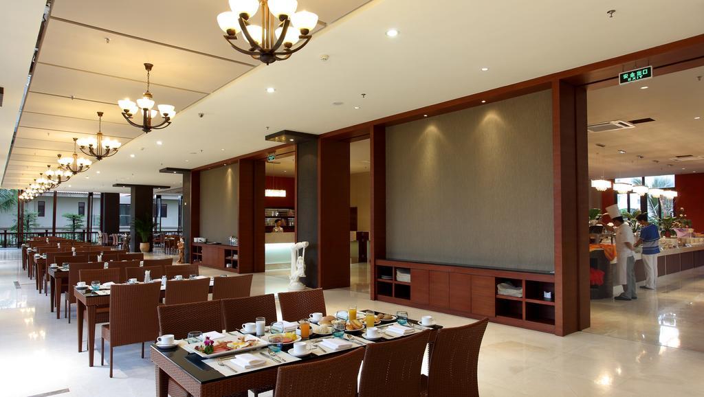 Lacosta Seaside Resort Hotel Sanya Саня Екстериор снимка